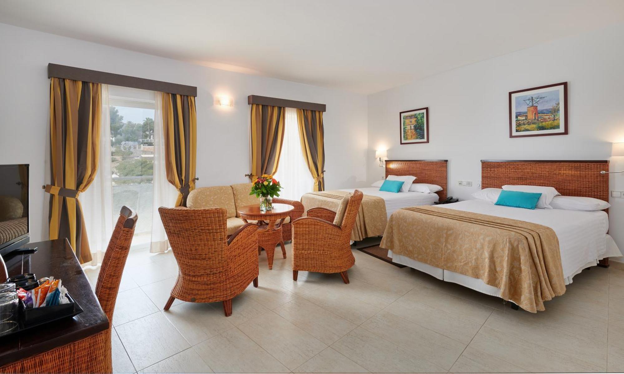 Hotel Apartamentos Cala Сантаньї Екстер'єр фото