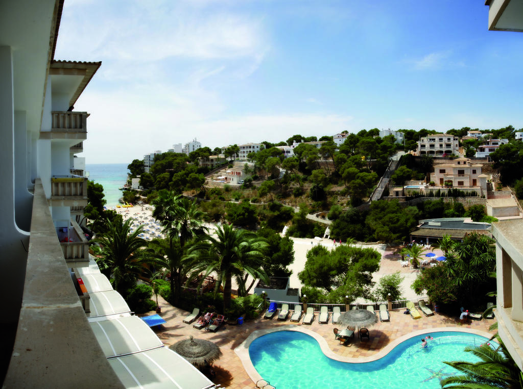 Hotel Apartamentos Cala Сантаньї Екстер'єр фото